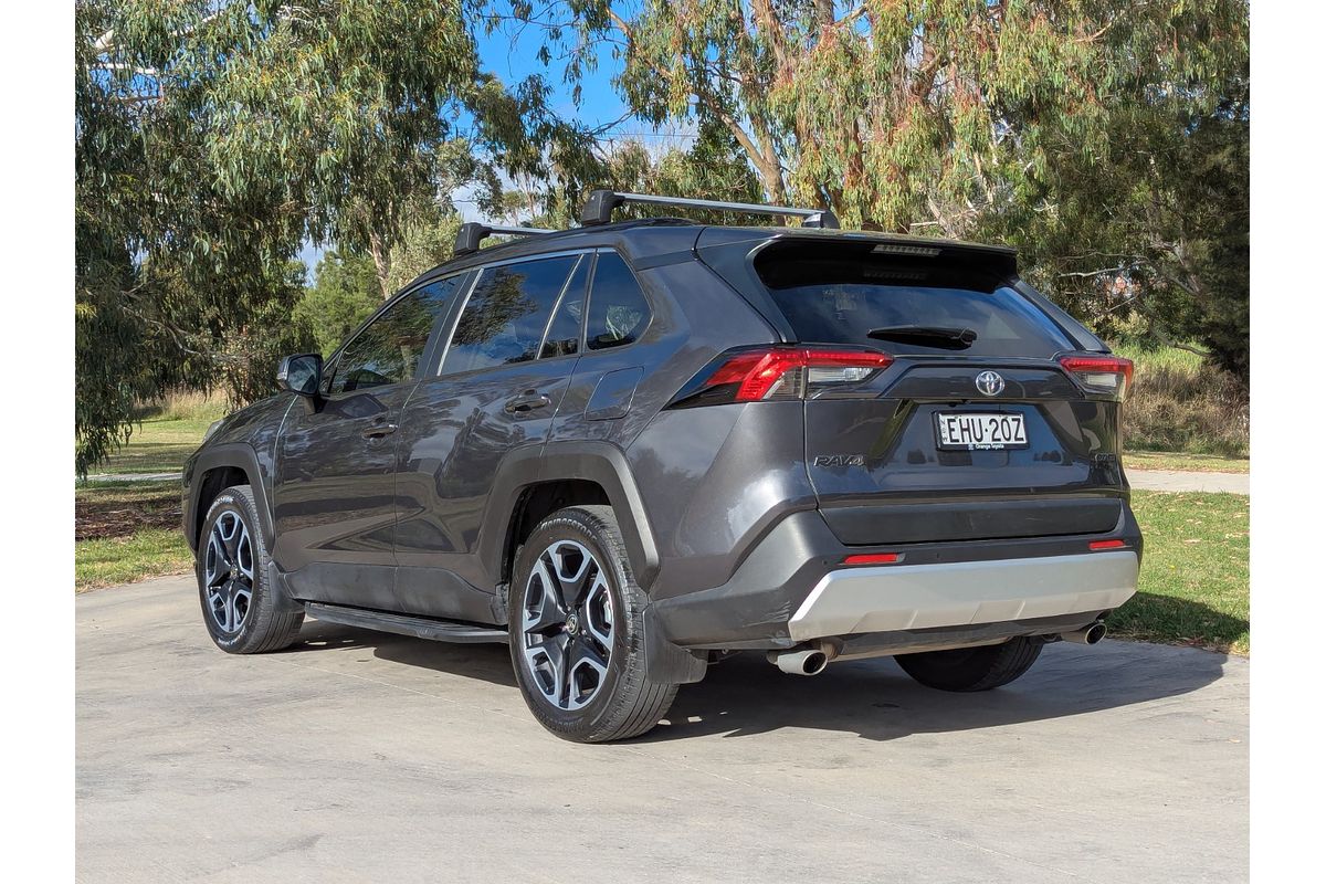 2020 Toyota RAV4 Edge AXAA54R