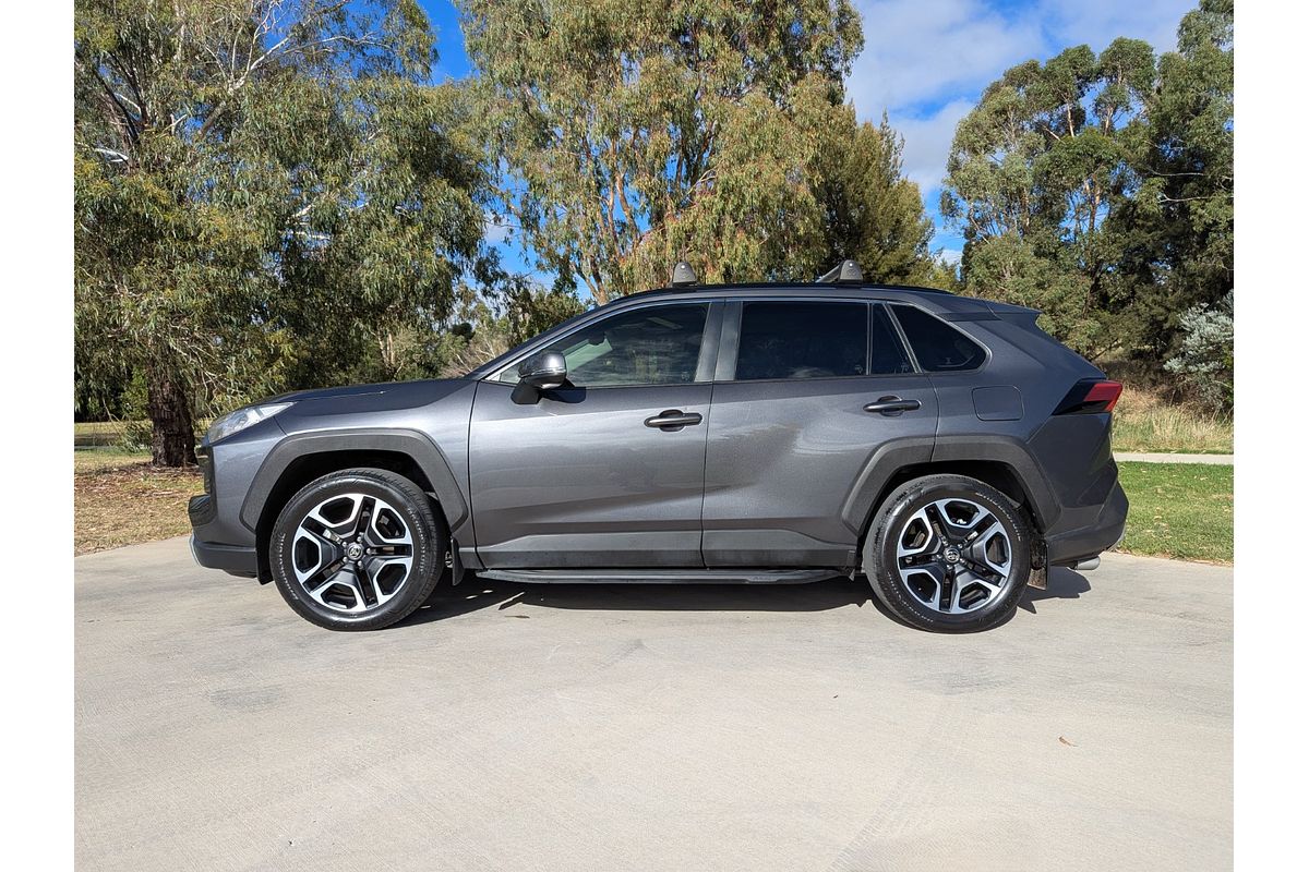 2020 Toyota RAV4 Edge AXAA54R