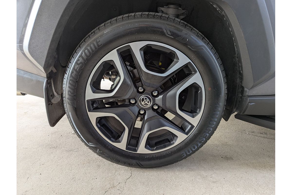 2020 Toyota RAV4 Edge AXAA54R