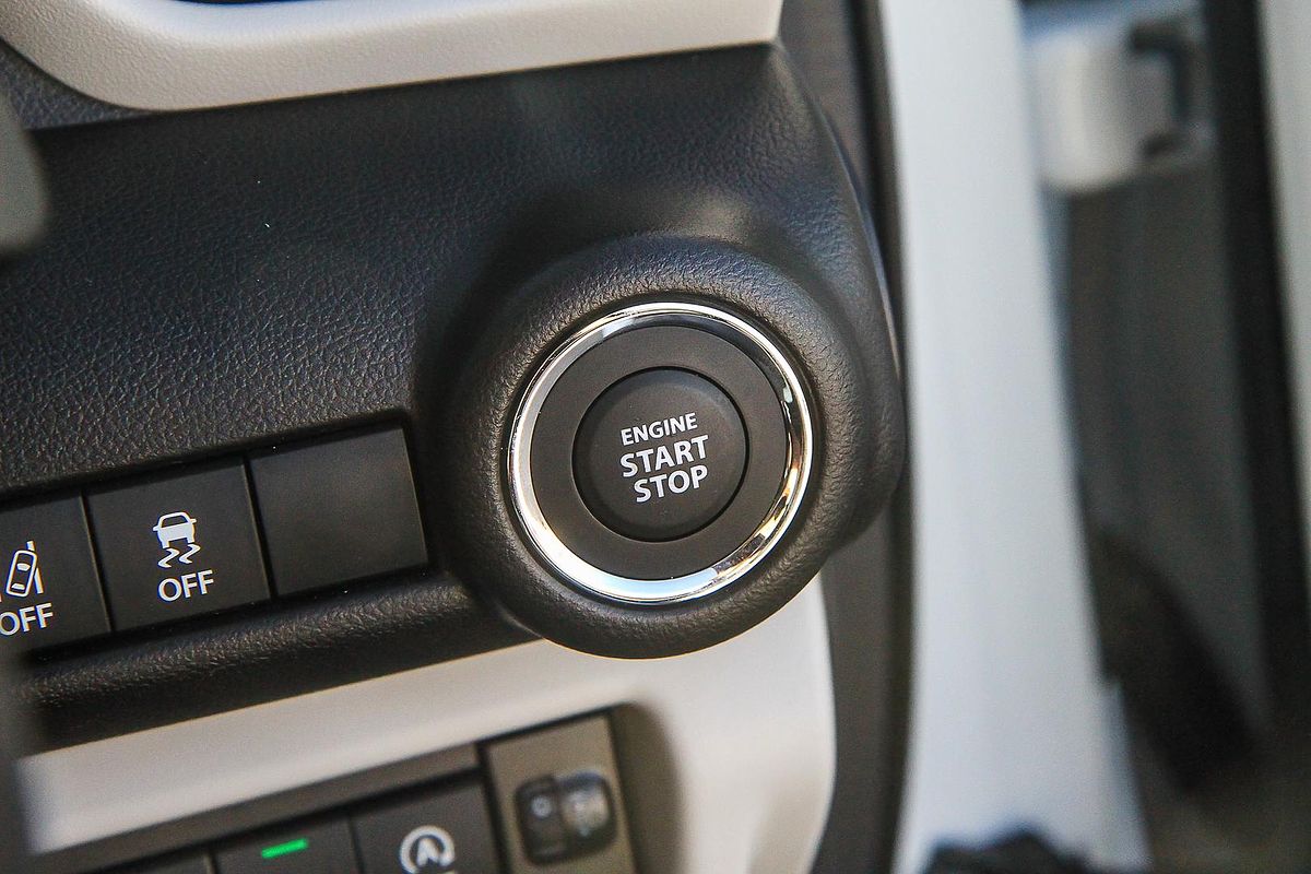 2024 Suzuki Swift Hybrid UZ
