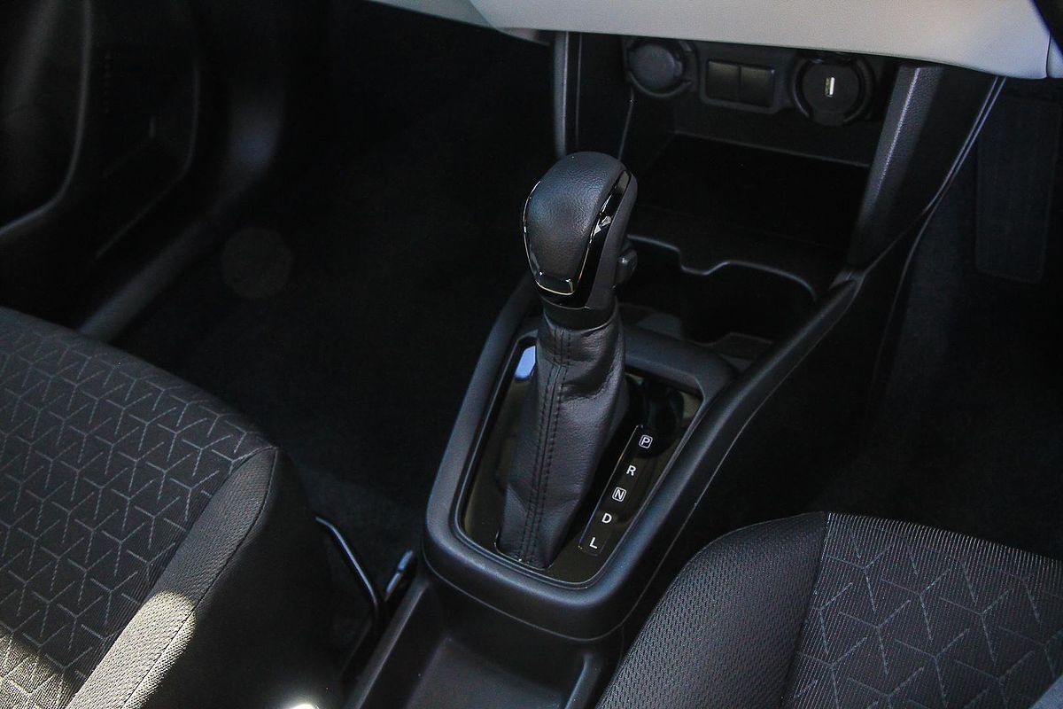 2024 Suzuki Swift Hybrid UZ