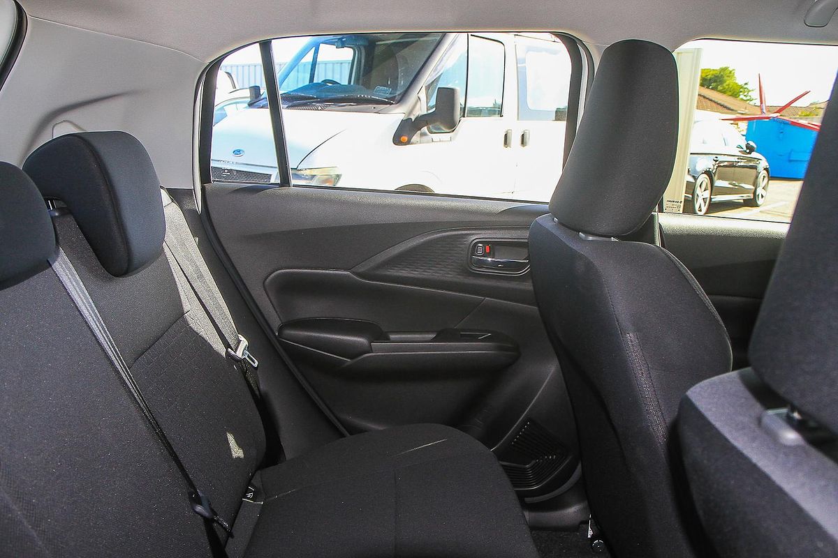 2024 Suzuki Swift Hybrid UZ