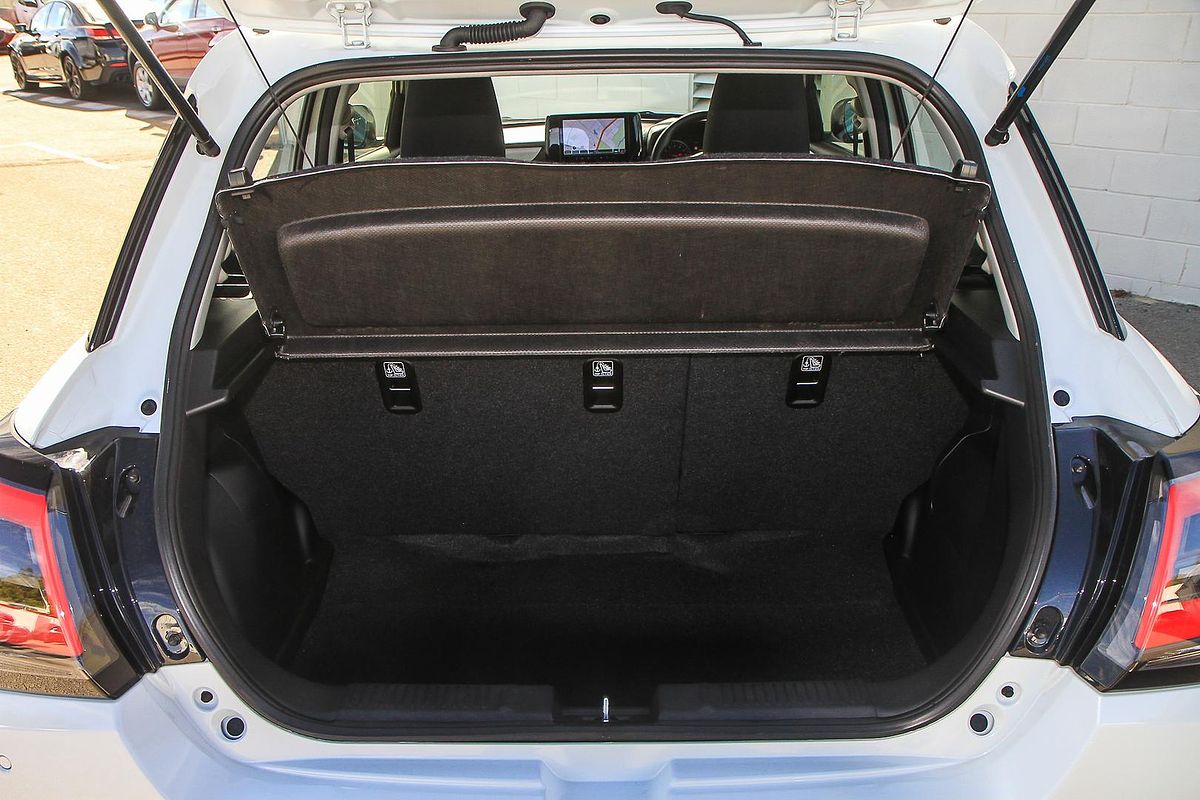 2024 Suzuki Swift Hybrid UZ
