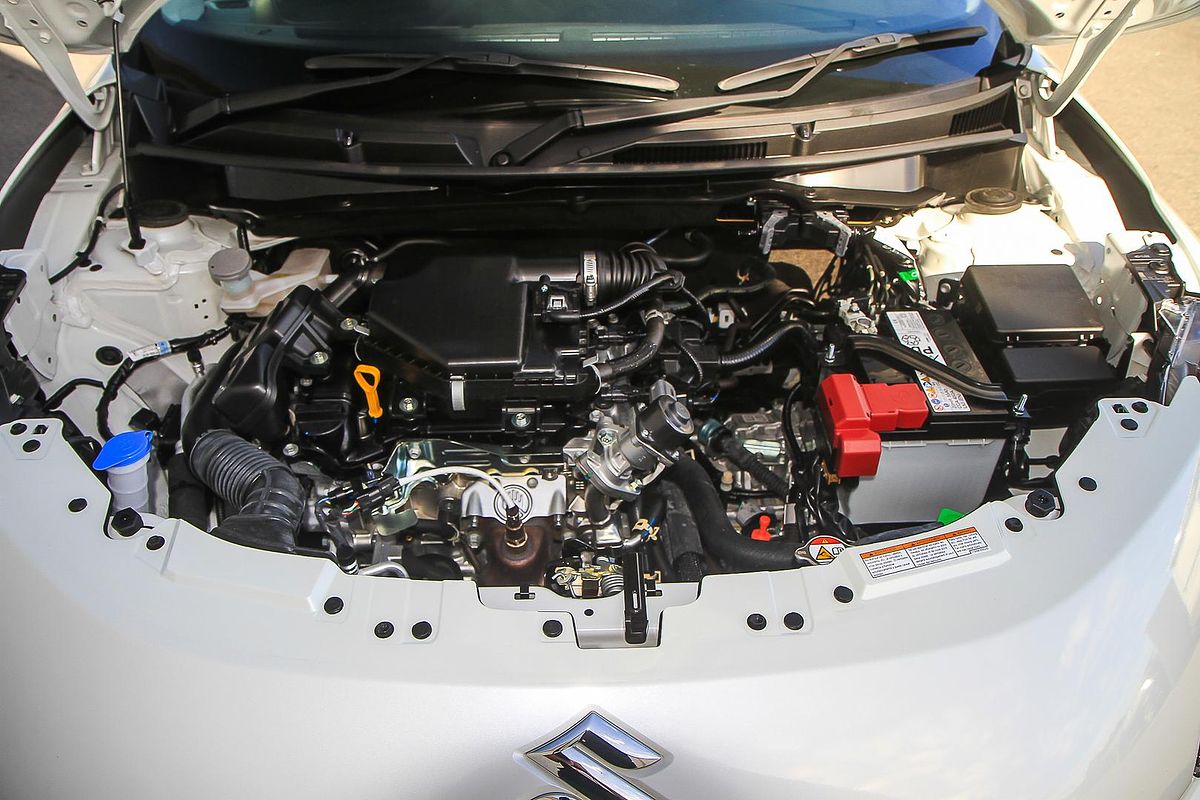 2024 Suzuki Swift Hybrid UZ