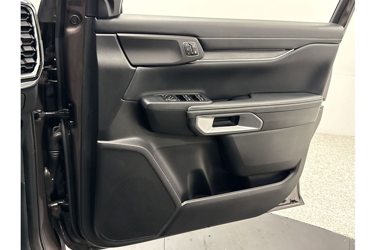 2023 Ford Everest Platinum