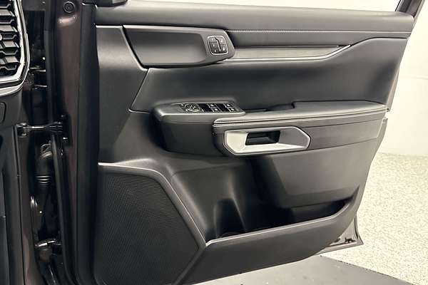 2023 Ford Everest Platinum