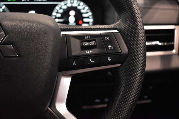 2024 Mitsubishi Outlander PHEV ES ZM