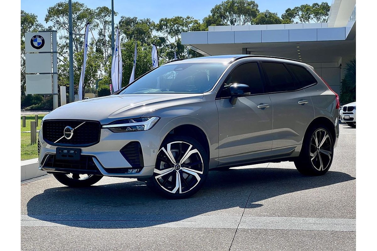 2022 Volvo XC60 B6 R-Design