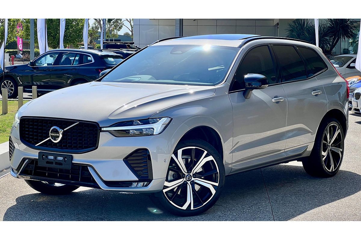 2022 Volvo XC60 B6 R-Design