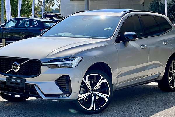 2022 Volvo XC60 B6 R-Design