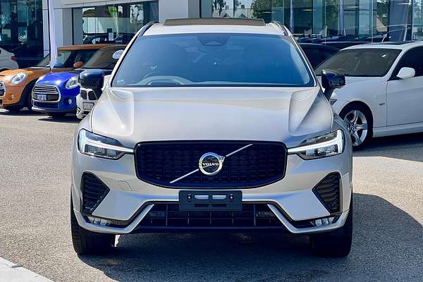 2022 Volvo XC60 B6 R-Design