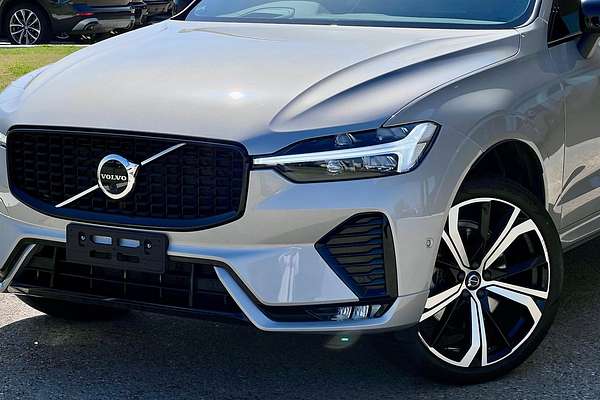 2022 Volvo XC60 B6 R-Design