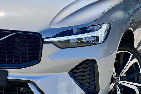 2022 Volvo XC60 B6 R-Design