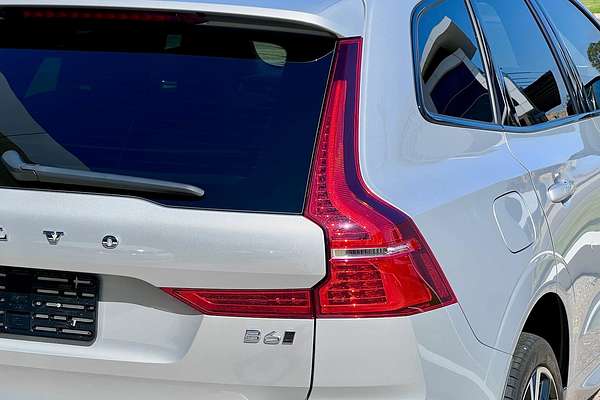 2022 Volvo XC60 B6 R-Design