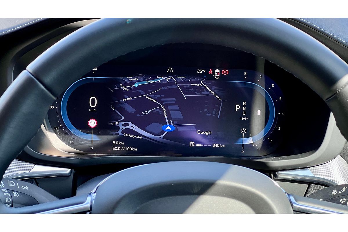 2022 Volvo XC60 B6 R-Design