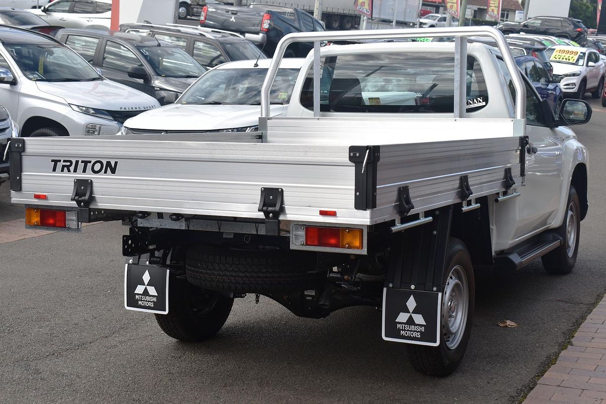 2024 Mitsubishi Triton GLX MR 4X4