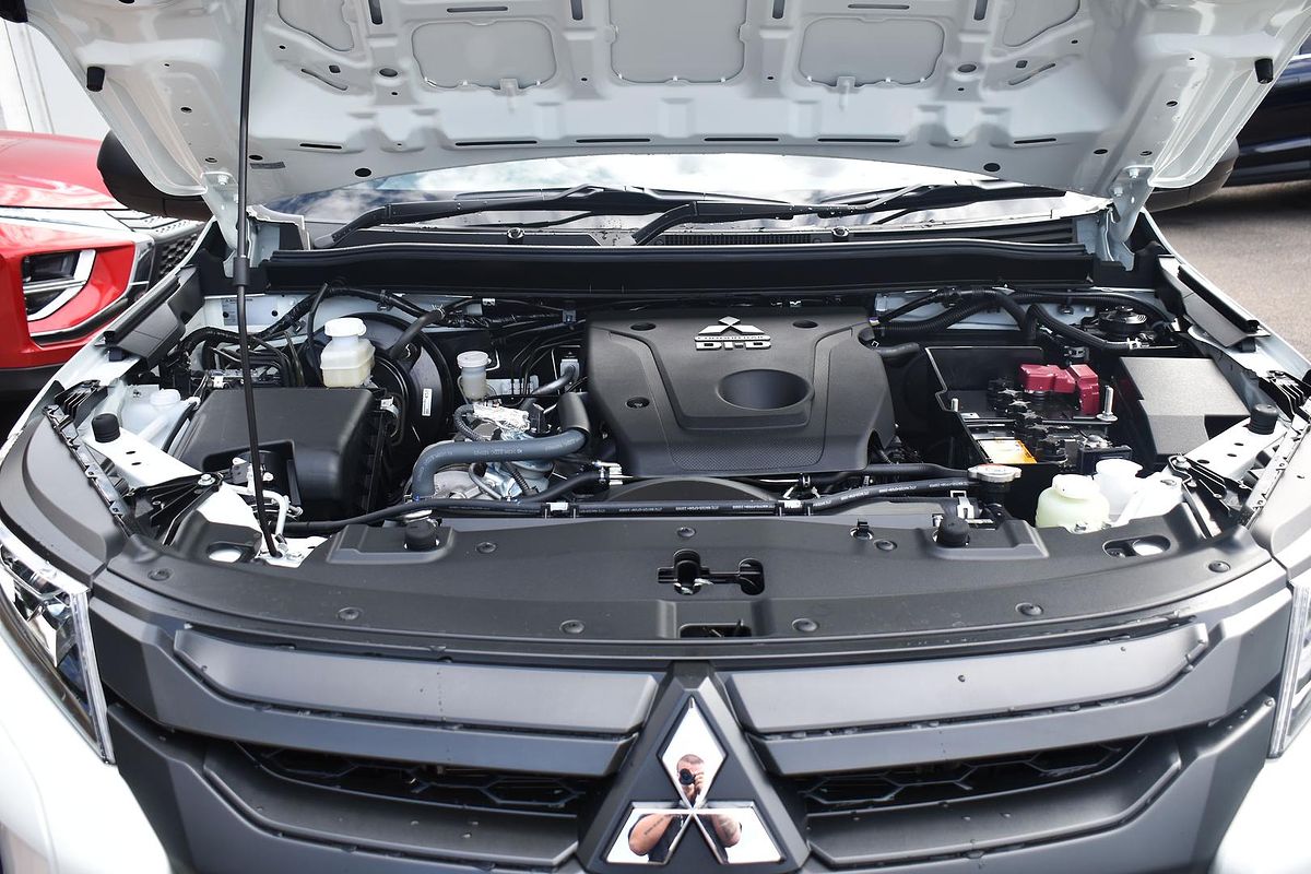 2024 Mitsubishi Triton GLX MR 4X4