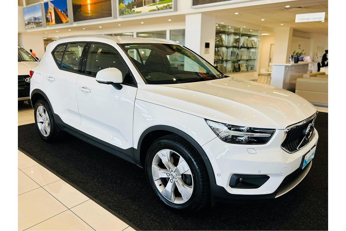 2020 Volvo XC40 T4 Momentum