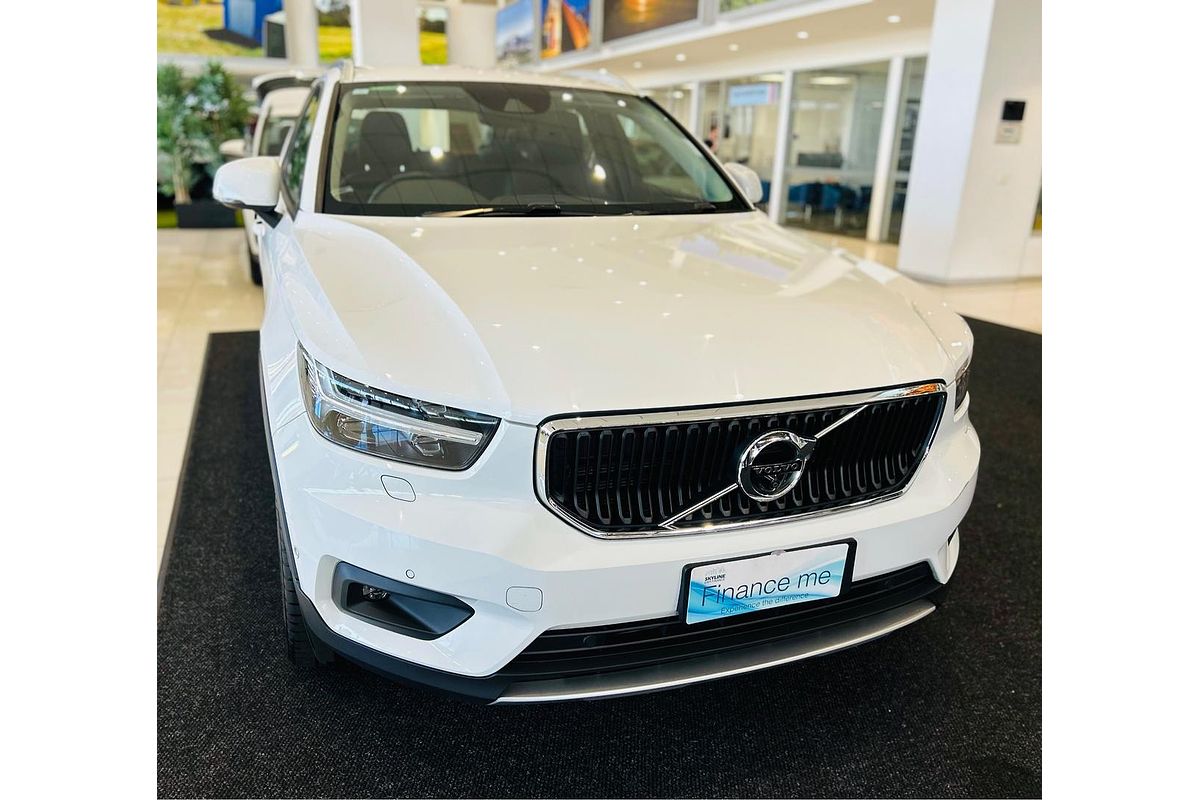 2020 Volvo XC40 T4 Momentum