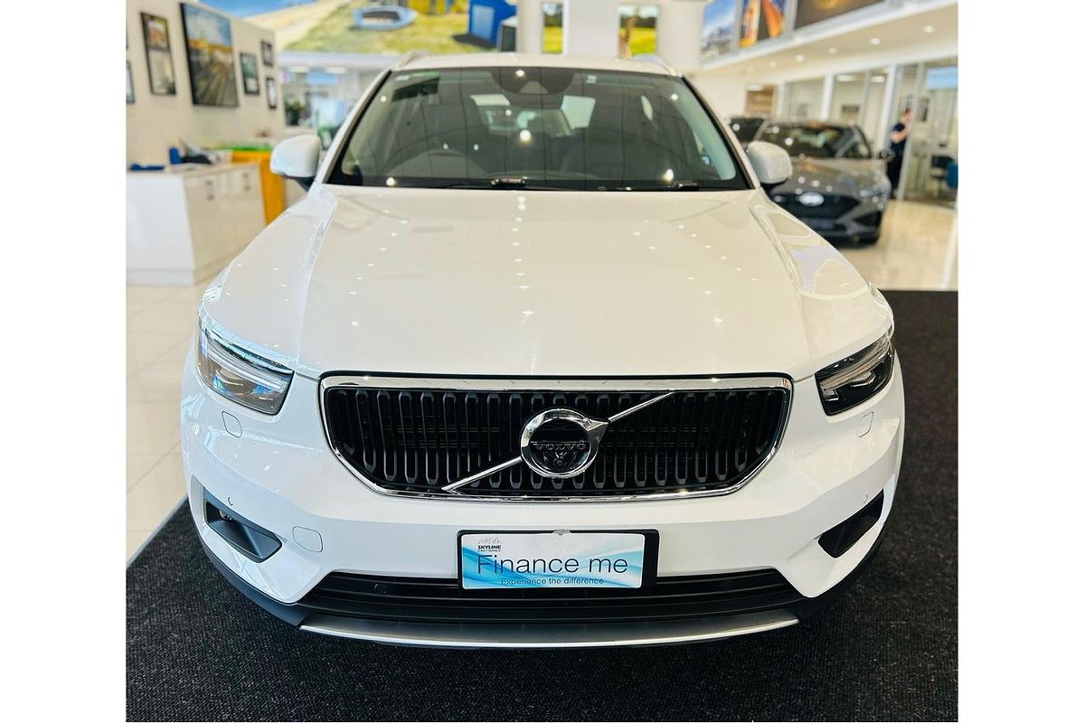 2020 Volvo XC40 T4 Momentum