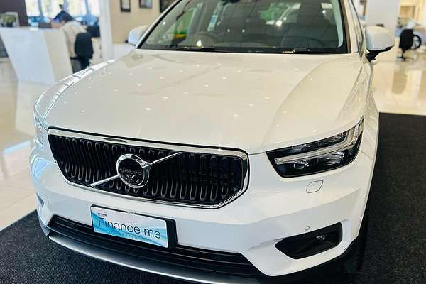 2020 Volvo XC40 T4 Momentum
