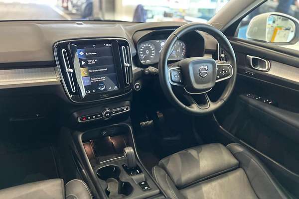 2020 Volvo XC40 T4 Momentum