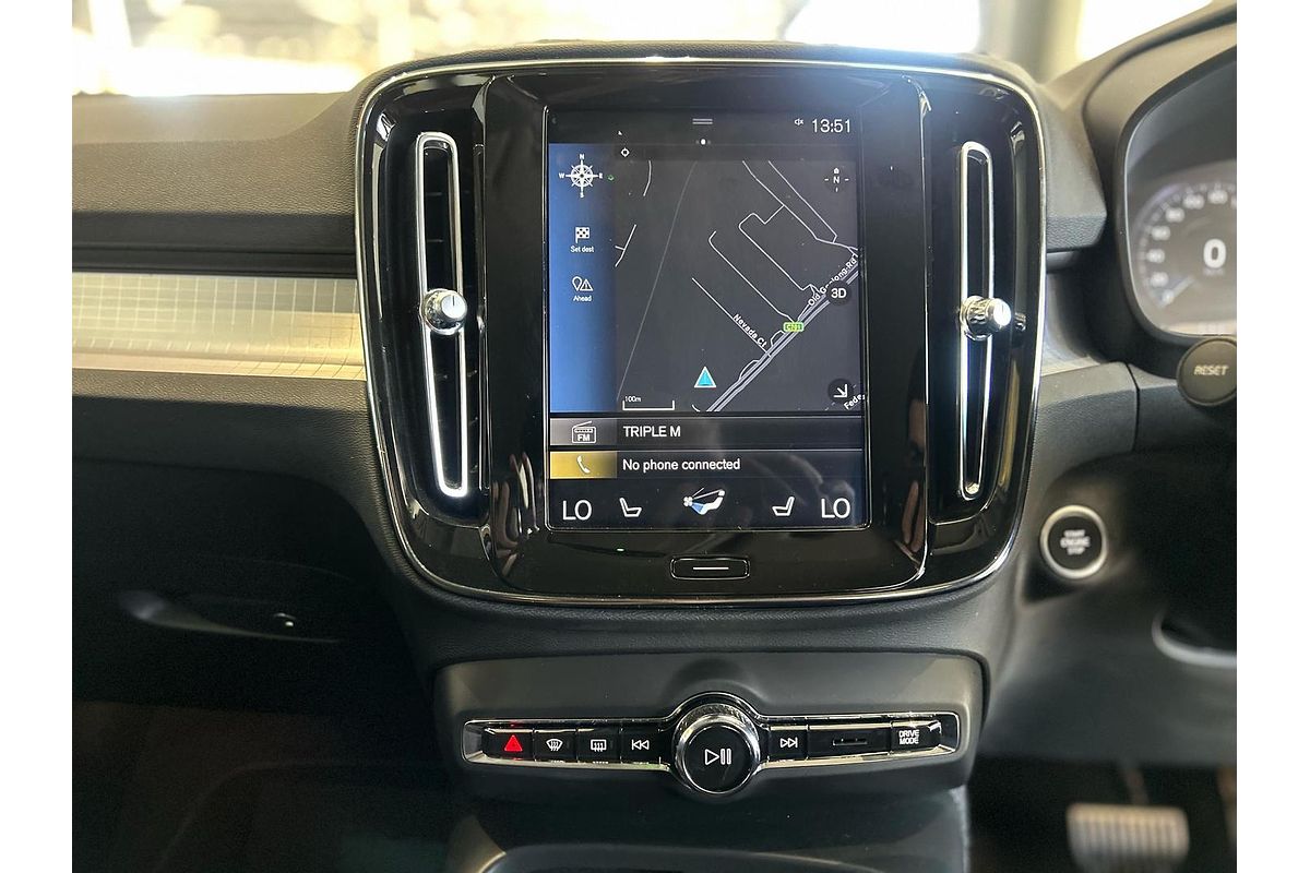 2020 Volvo XC40 T4 Momentum