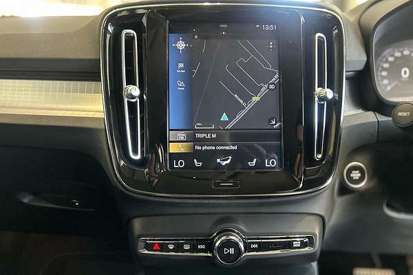 2020 Volvo XC40 T4 Momentum