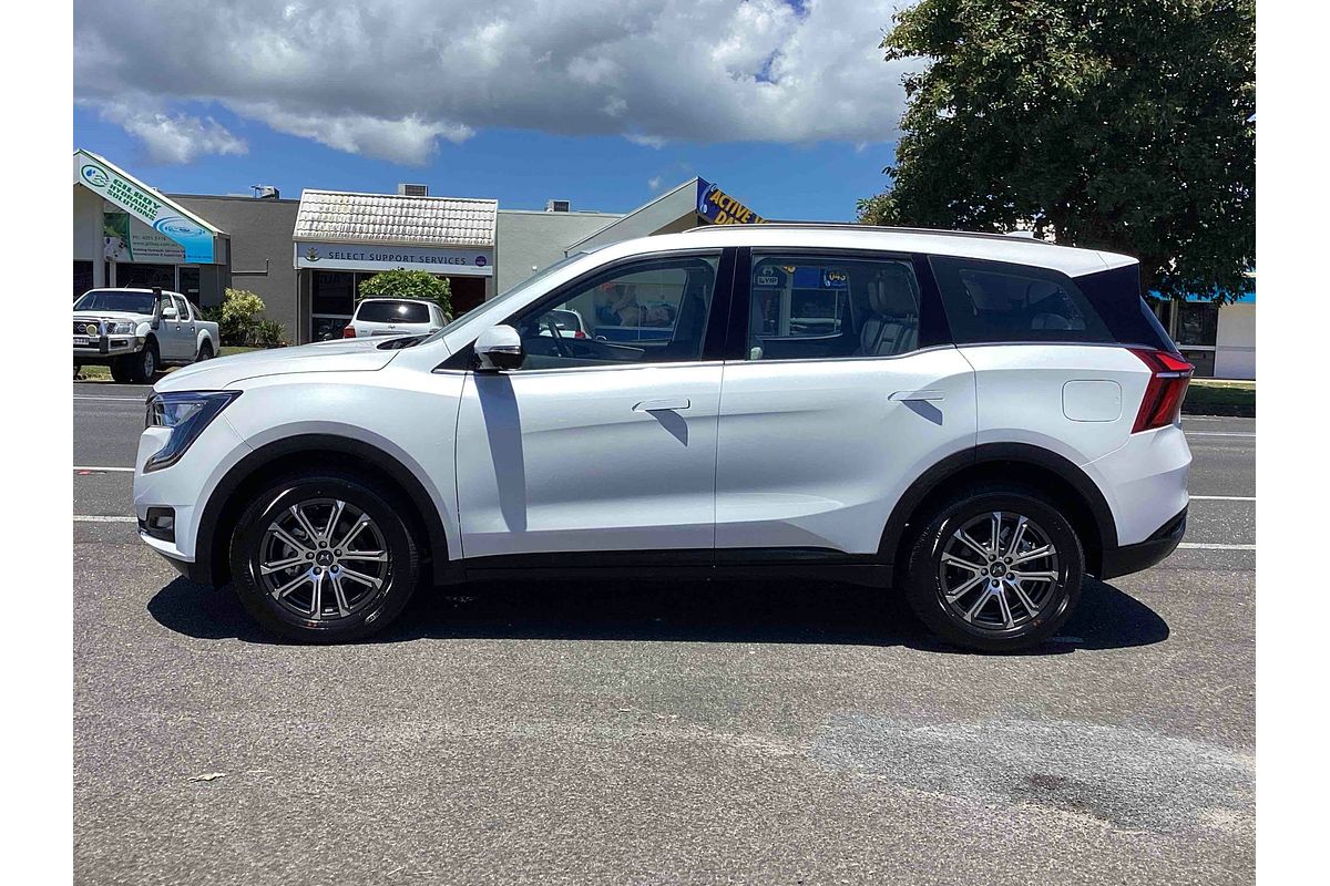 2024 Mahindra XUV700 AX7L