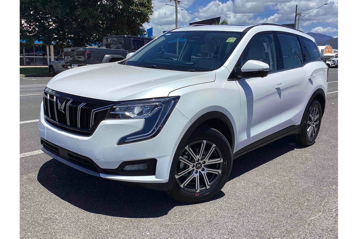 2024 Mahindra XUV700 AX7L