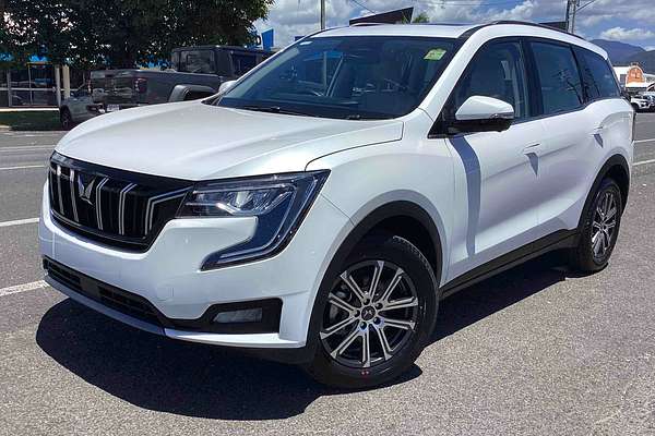 2024 Mahindra XUV700 AX7L