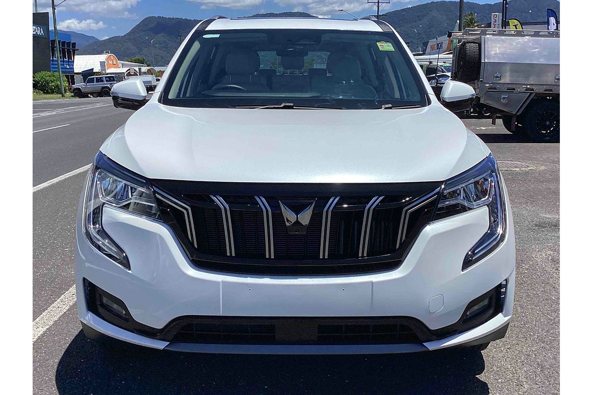 2024 Mahindra XUV700 AX7L