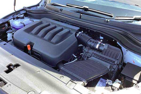 2024 Mahindra XUV700 AX7L
