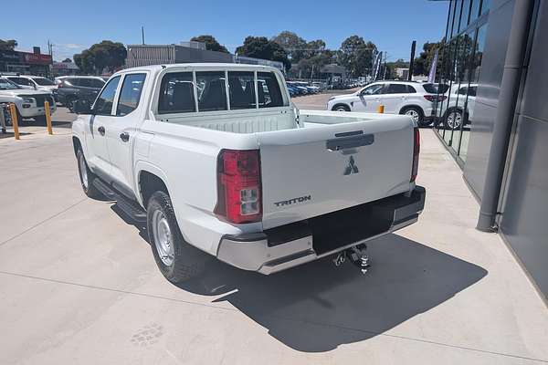2024 Mitsubishi Triton GLX MV 4X4