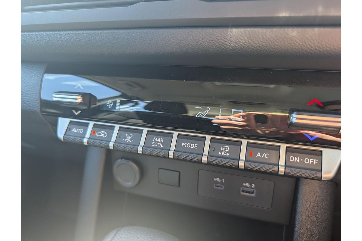2024 Mitsubishi Triton GLX MV 4X4