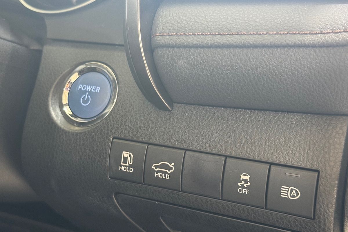 2019 Toyota Camry Ascent AXVH71R