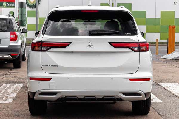 2024 Mitsubishi Outlander LS ZM