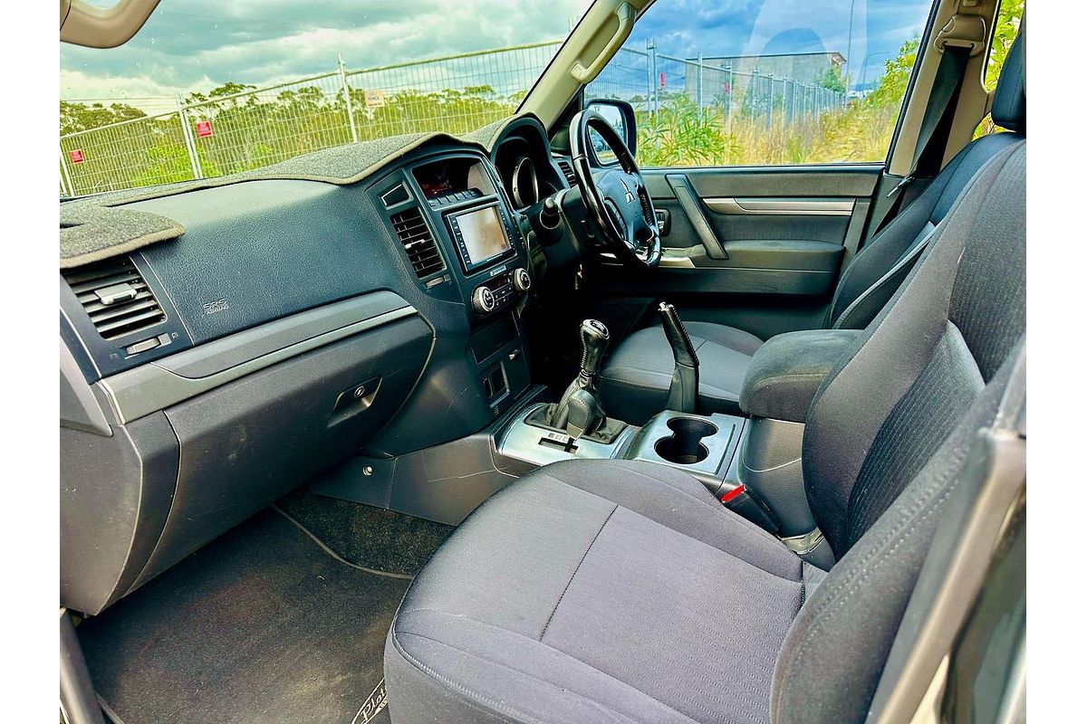 2013 Mitsubishi Pajero GLX NW