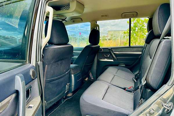 2013 Mitsubishi Pajero GLX NW