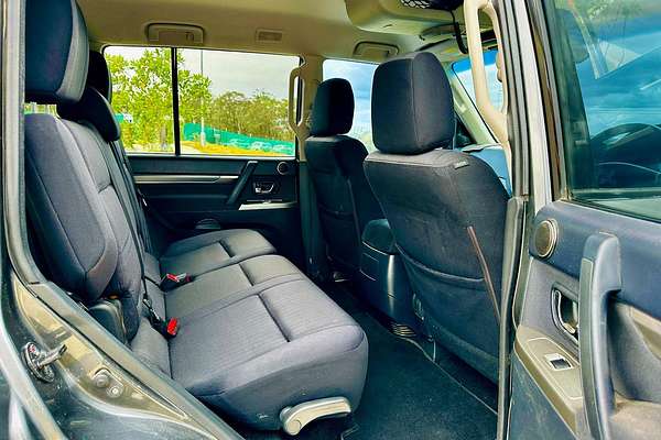 2013 Mitsubishi Pajero GLX NW