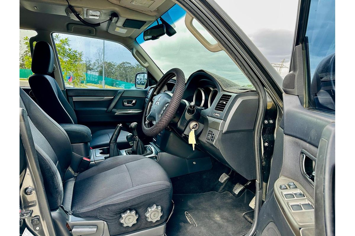 2013 Mitsubishi Pajero GLX NW