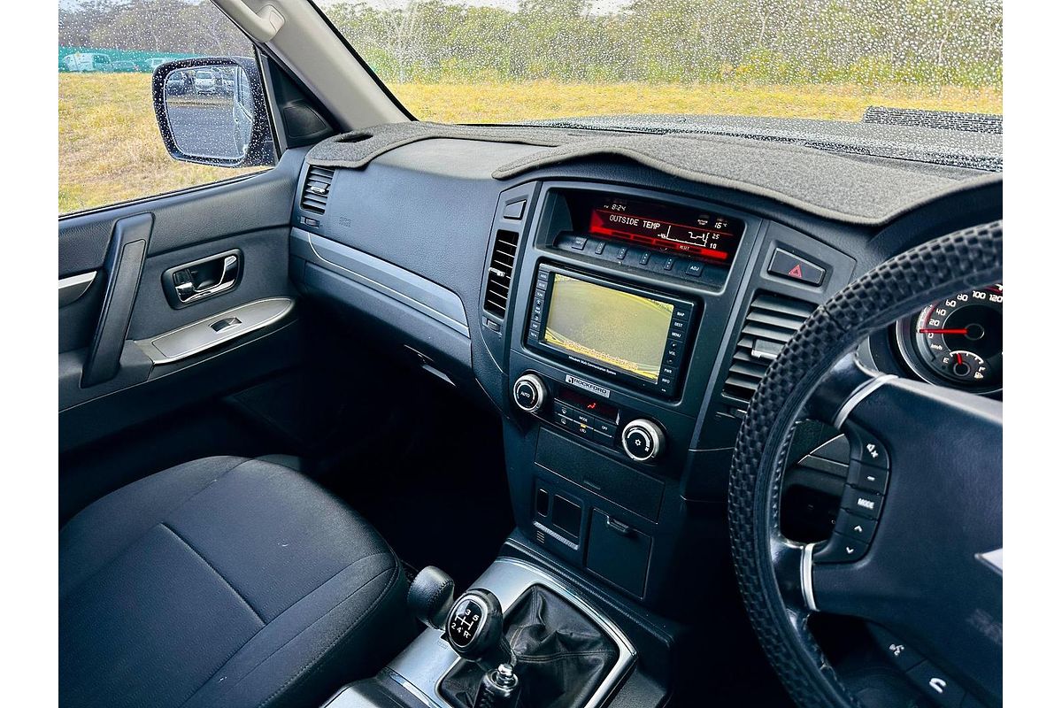 2013 Mitsubishi Pajero GLX NW