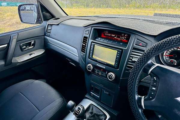 2013 Mitsubishi Pajero GLX NW