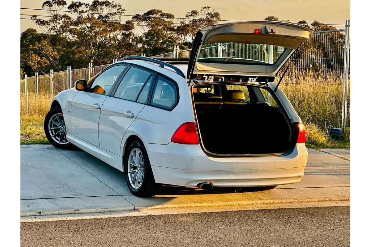 2010 BMW 3 Series 320d Executive E91