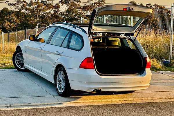 2010 BMW 3 Series 320d Executive E91