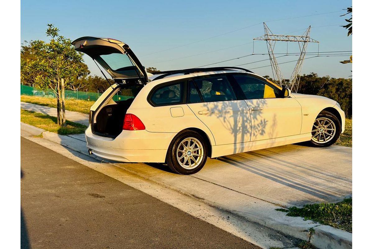 2010 BMW 3 Series 320d Executive E91