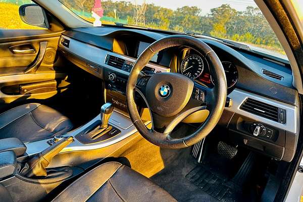 2010 BMW 3 Series 320d Executive E91