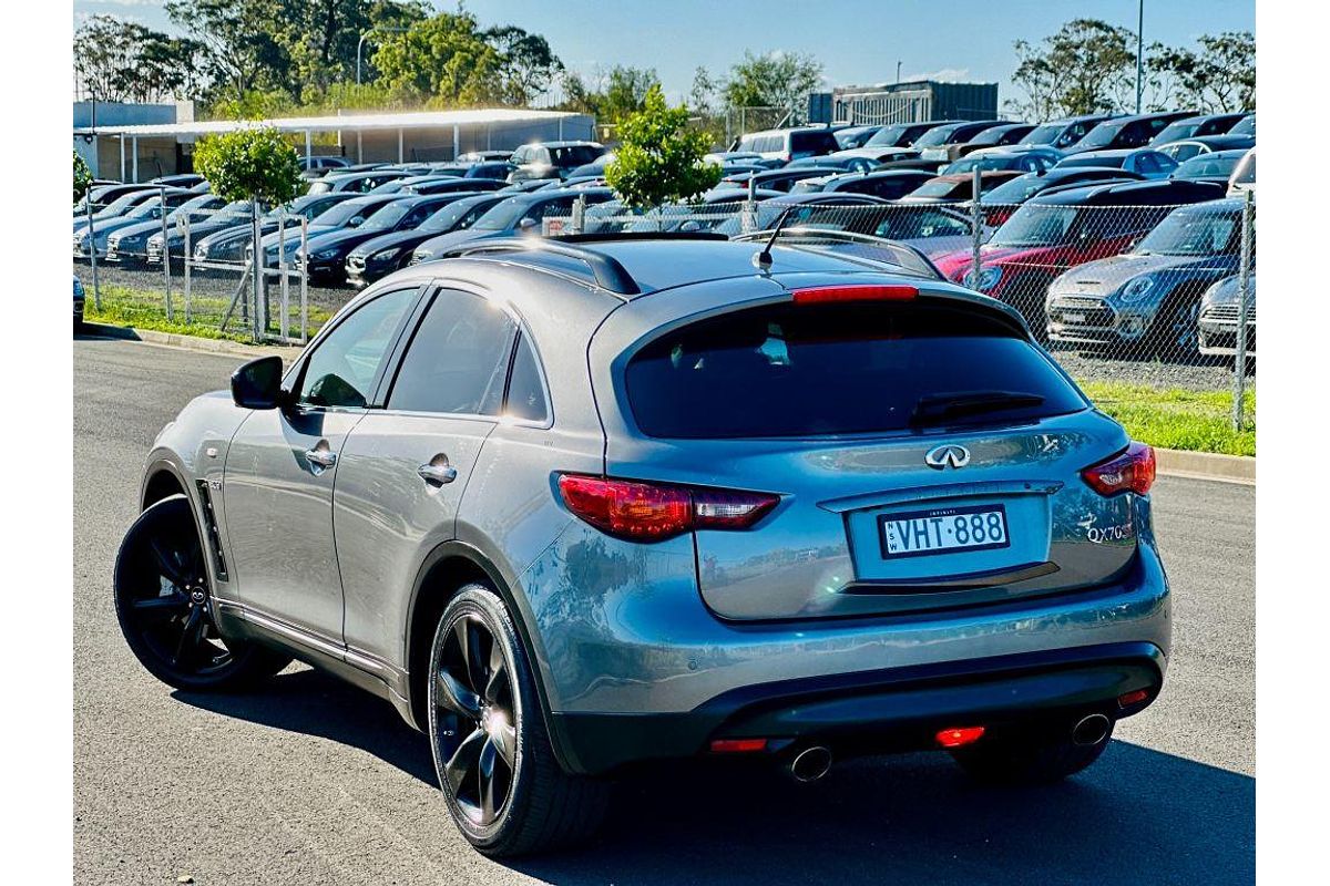 2015 INFINITI QX70 S S51