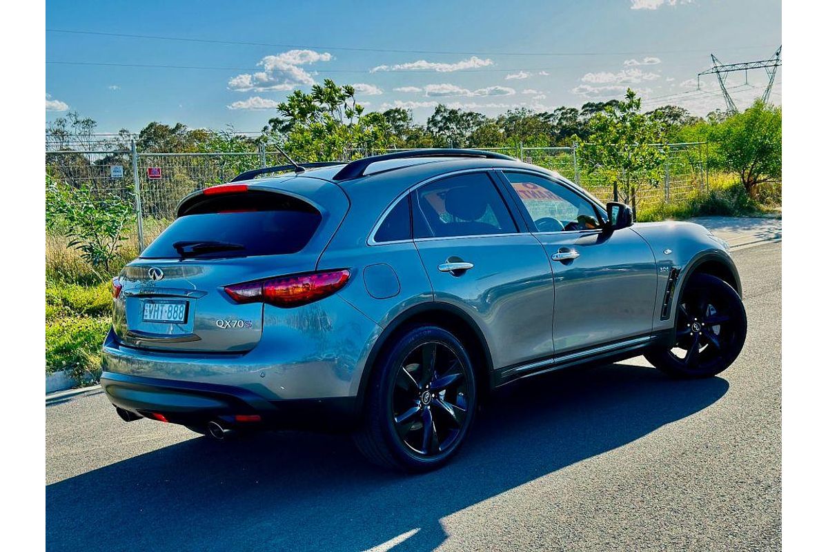 2015 INFINITI QX70 S S51