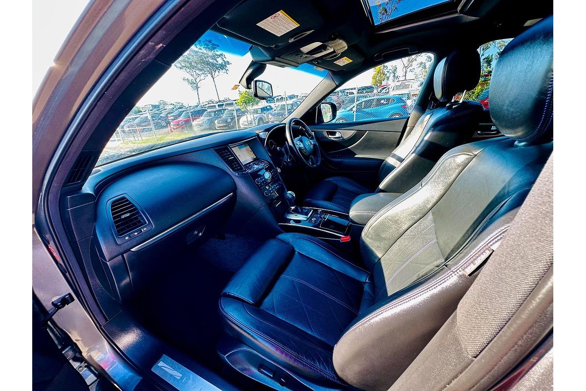 2015 INFINITI QX70 S S51